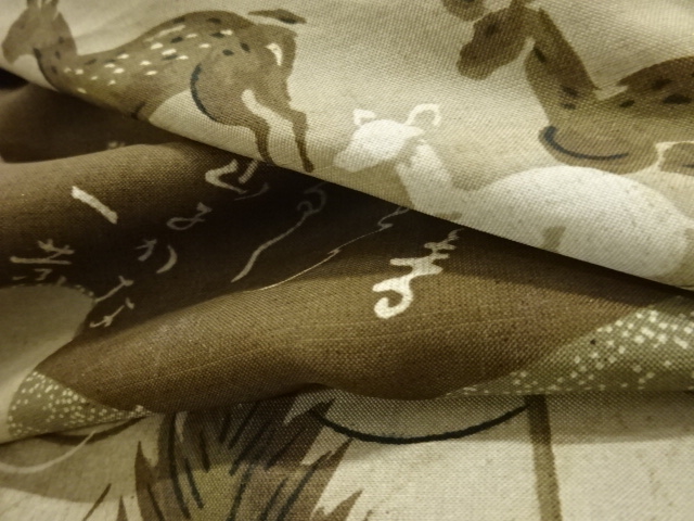  アンティーク　破れ地紙に鹿・案山子模様肩裏紋付羽二重男物羽織